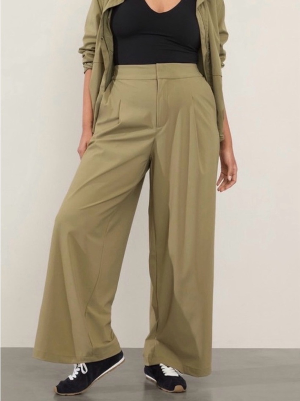 Athleta Pinnacle High Rise Trouser Sz 12 Olive Branch Tan Wide Leg Flowy EUC